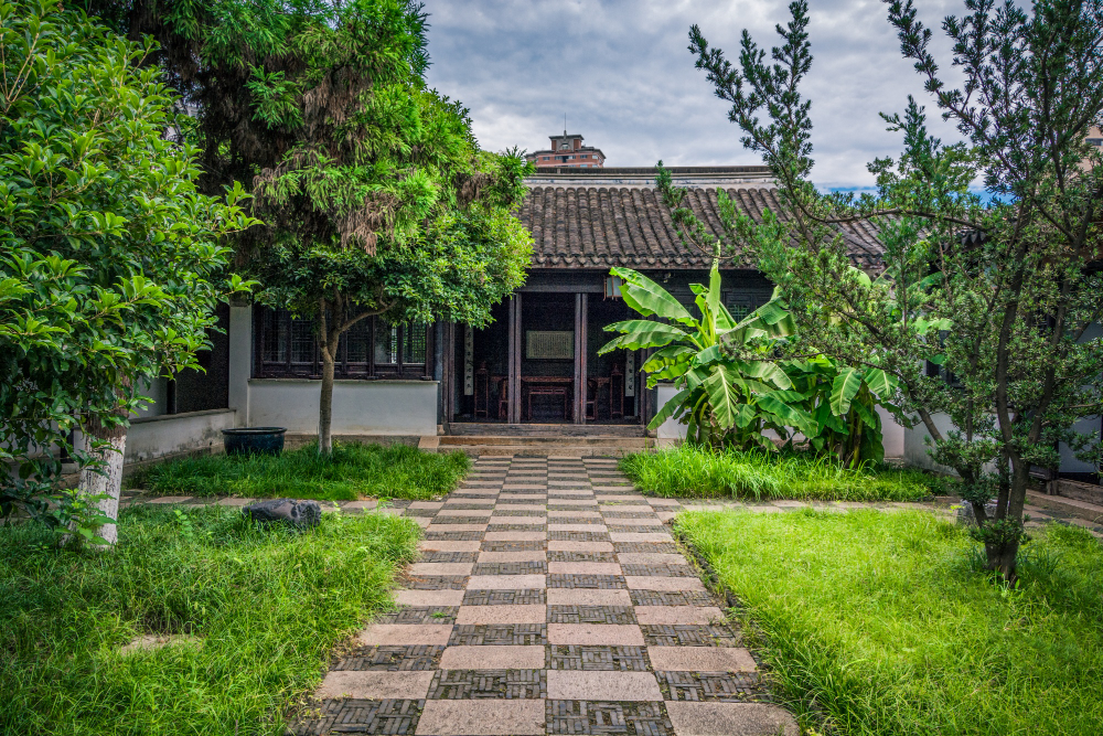 Drowning in Calls and Mail About Your Land? Here’s Why Frontier Land Holdings LLC Should Be Your First—and Last—Call.